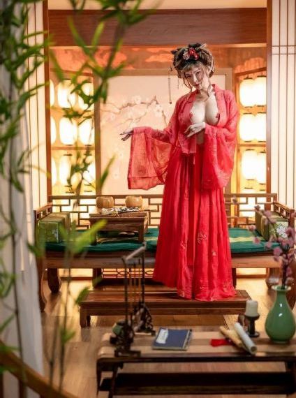 欧美贵妇护肤品_BD手机免费观看完整