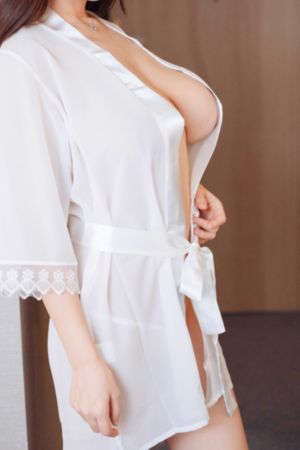 美女露出让男生揉的电影_4K在线观看完整版
